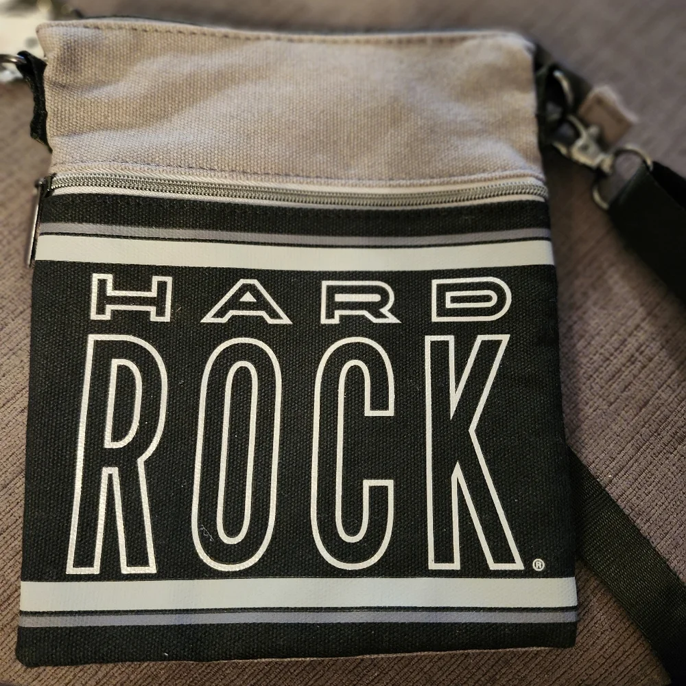 HARD ROCK CAFE CROSSOVER - Picture 3 of 6